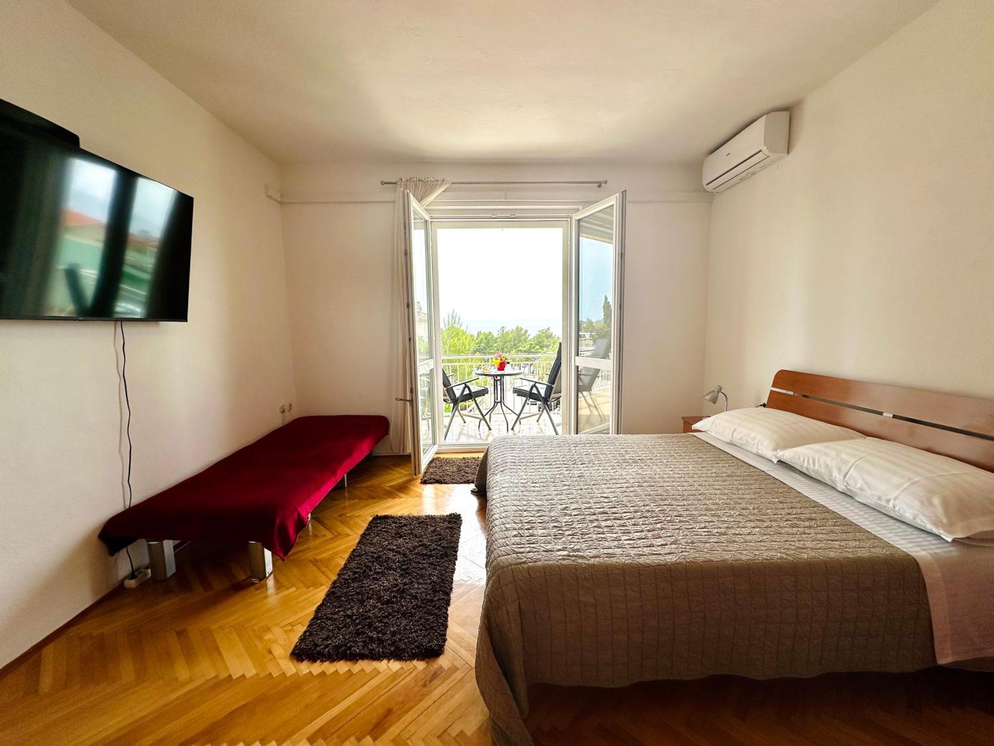 Spacious Family Apartment Near The Beach Makarska Dış mekan fotoğraf