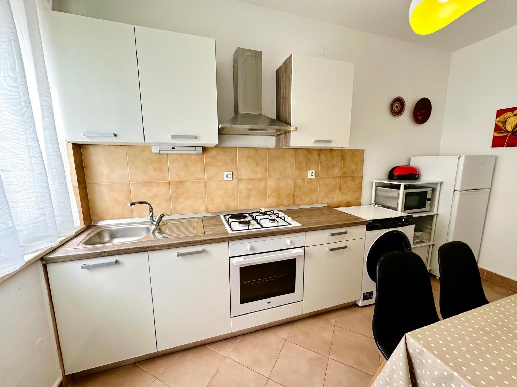 Spacious Family Apartment Near The Beach Makarska Dış mekan fotoğraf