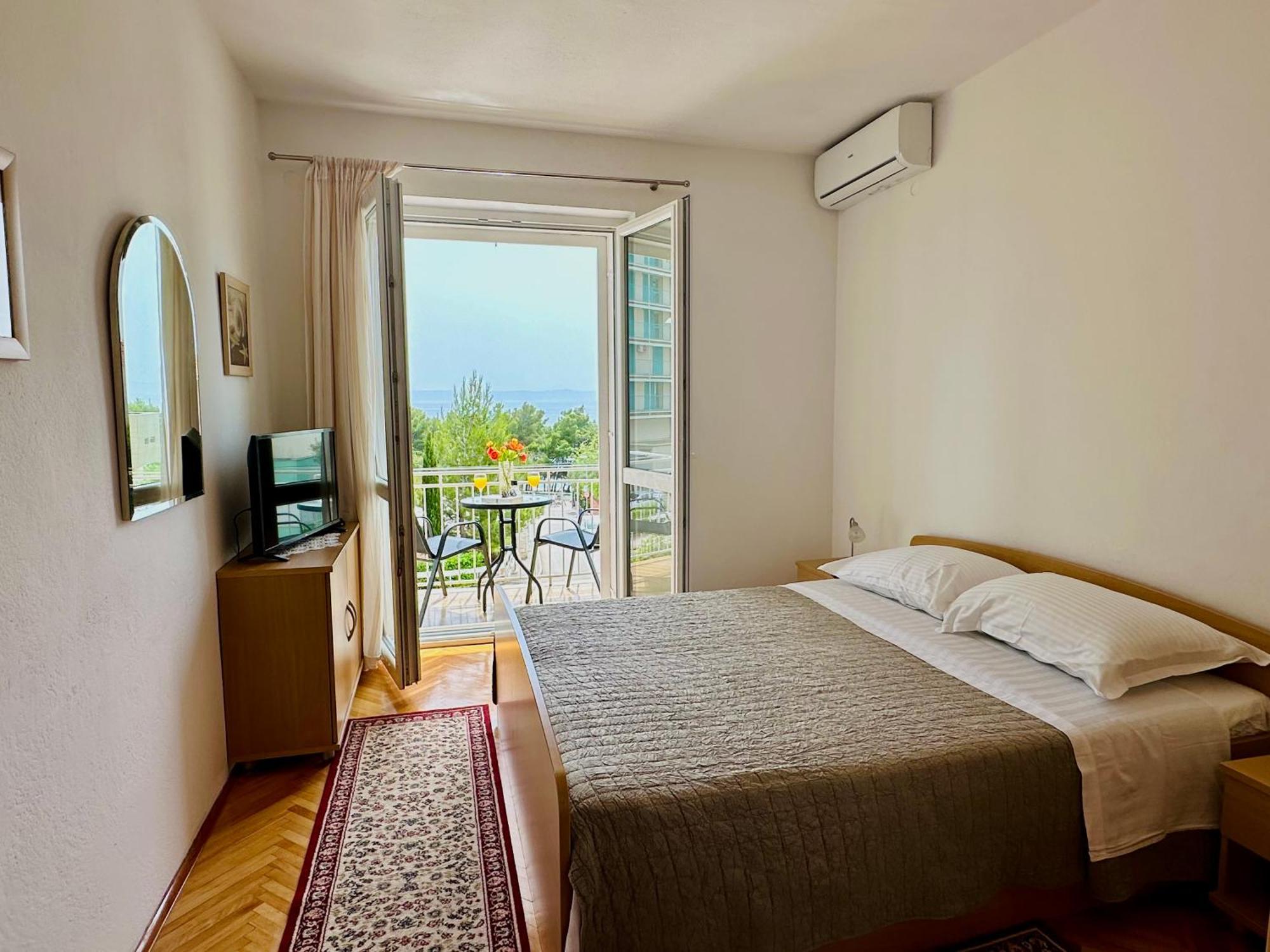 Spacious Family Apartment Near The Beach Makarska Dış mekan fotoğraf