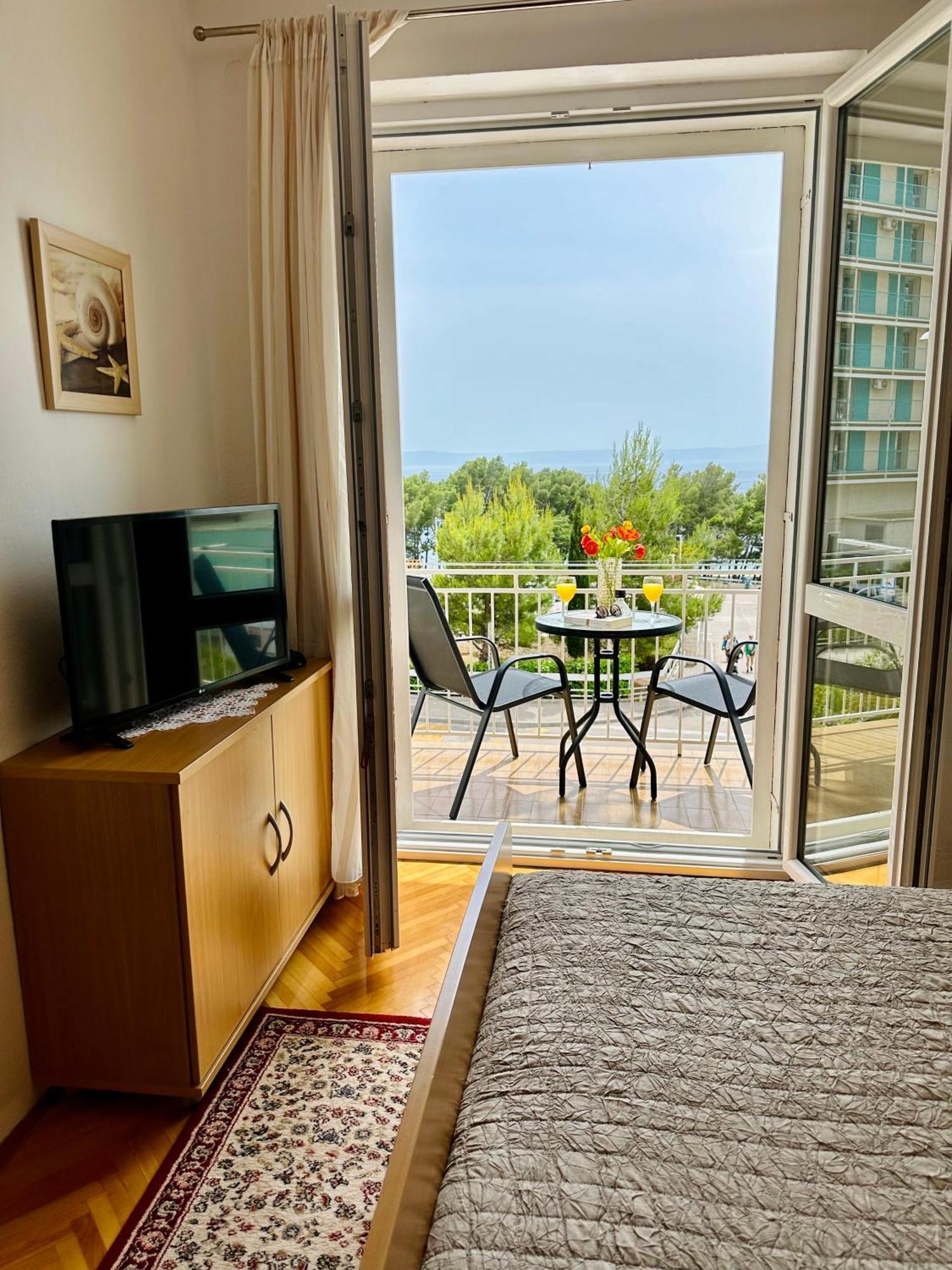 Spacious Family Apartment Near The Beach Makarska Dış mekan fotoğraf