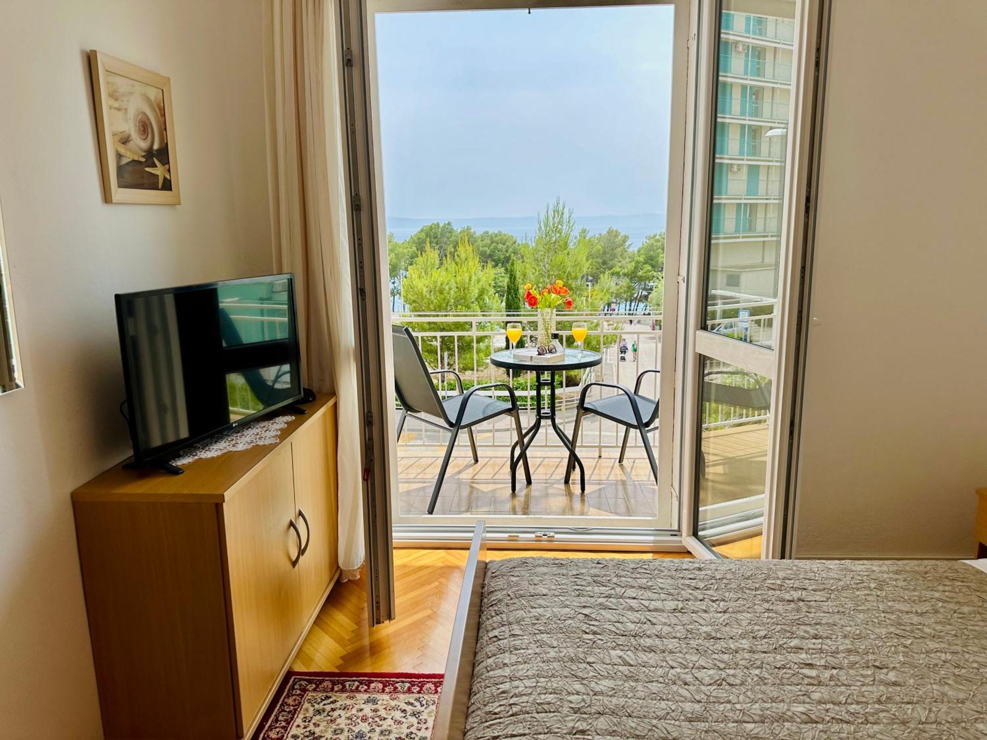 Spacious Family Apartment Near The Beach Makarska Dış mekan fotoğraf