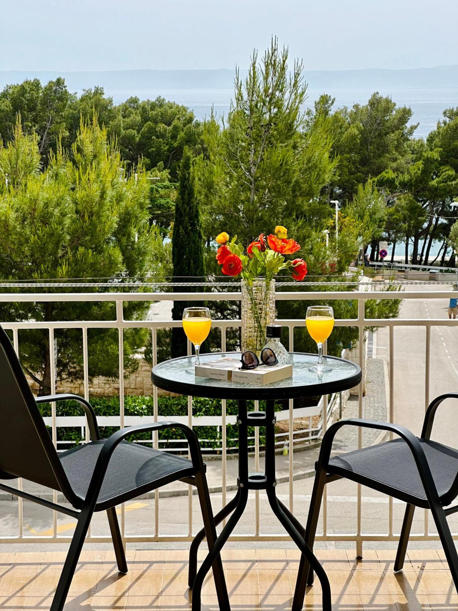 Spacious Family Apartment Near The Beach Makarska Dış mekan fotoğraf