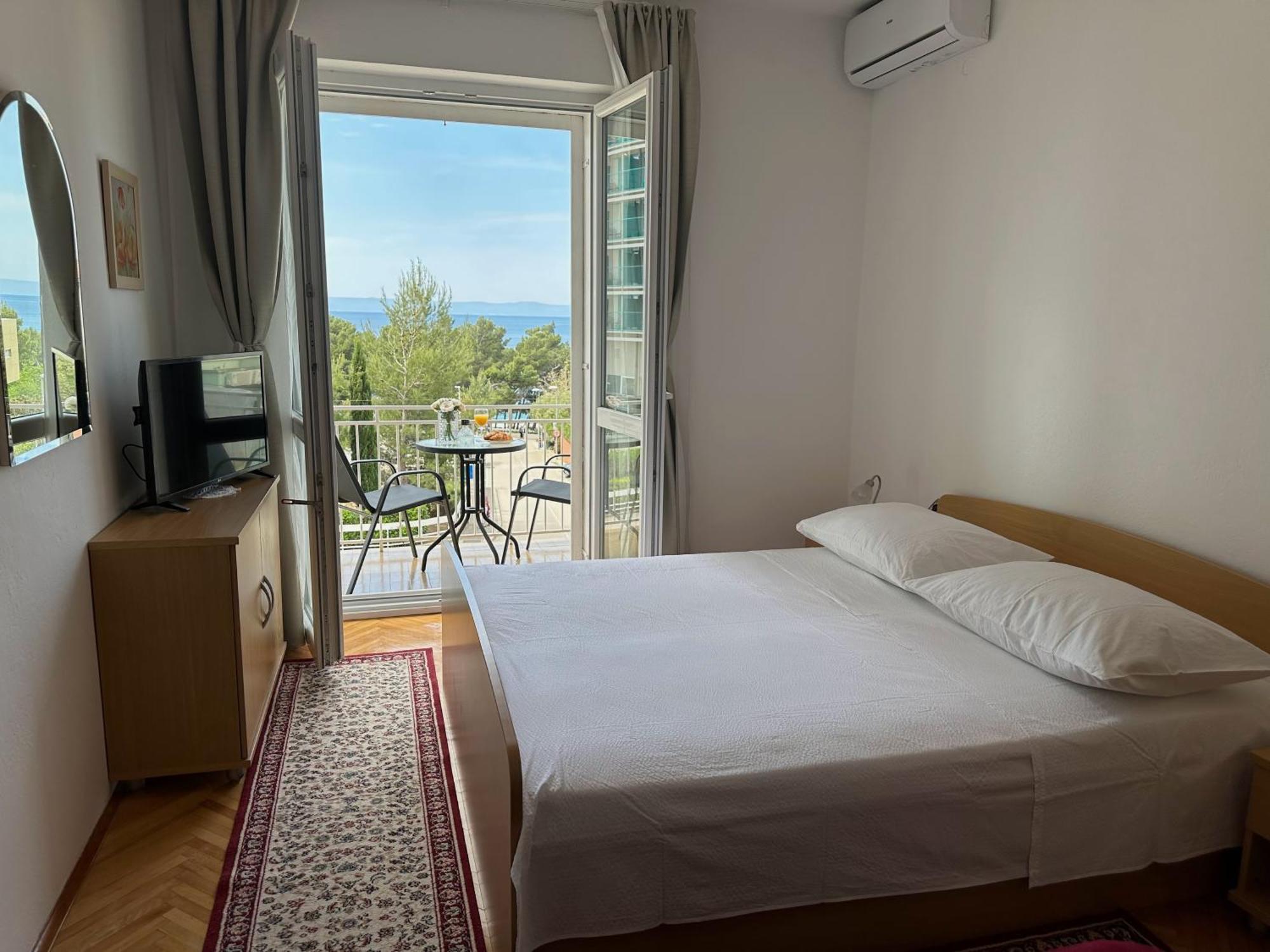 Spacious Family Apartment Near The Beach Makarska Dış mekan fotoğraf