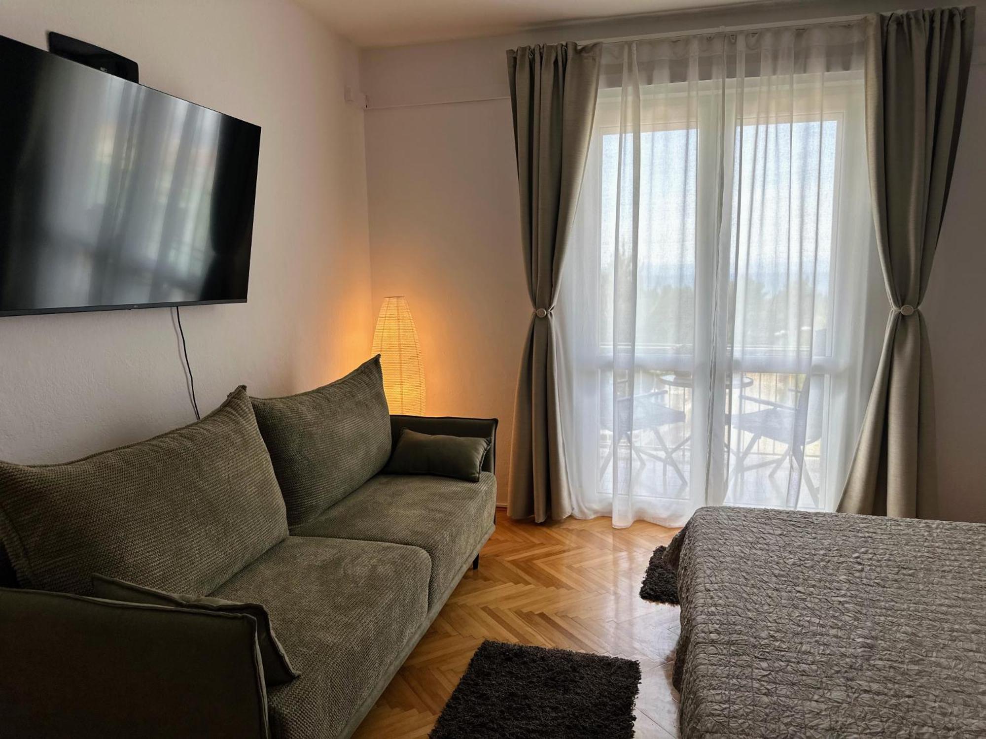 Spacious Family Apartment Near The Beach Makarska Dış mekan fotoğraf