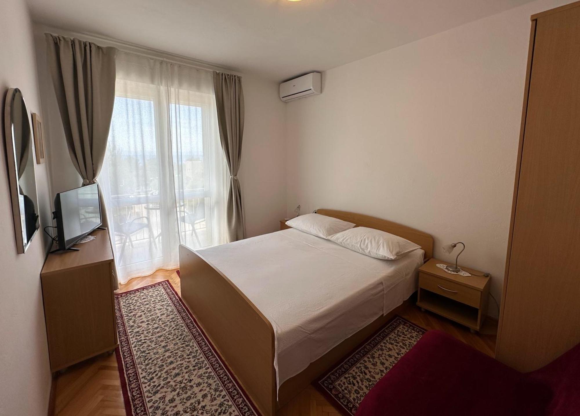 Spacious Family Apartment Near The Beach Makarska Dış mekan fotoğraf